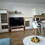 Citypark Apartment, Free Parking & Ac Appartement